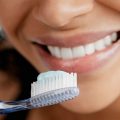 Zähne putzen, warum eigentlich? / 100% biologisch abbaubare  Natur ZAHNBÜRSTEN - 100% Vegan