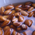 Warum man Nüsse, Samen und Getreide vor dem Verzehr besser einweichen sollte