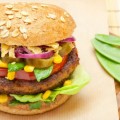 Bunte Burger: Erstes veganes Bio-Burger-Restaurant in Deutschland eröffnet
