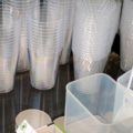 Frankreich verbietet als erstes Land der Welt den Verkauf von Plastikbechern und Plastikbesteck