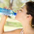 Nachdem du das gelesen hast, wirst du nie wieder Wasser aus Plastik-Flaschen trinken