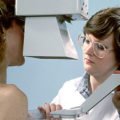 Chirurgen geben zu, dass die Mammographie veraltet und schädlich für Frauen ist