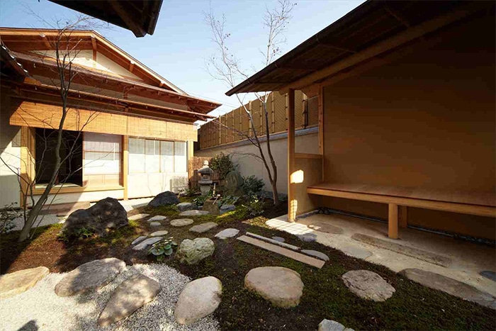 Die Japaner machen unglaubliche Dinge mit ihrer Bonsai-Kultur. Sie produzieren seit 700 Jahren Holz, ohne Bäume zu fällen!